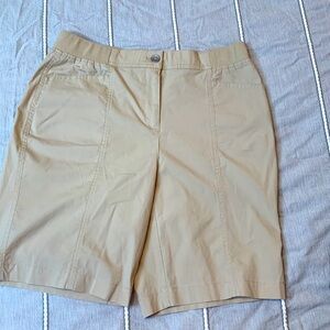 Chico's Tan Shorts Size 0, 14" Waist Pockets Front and Back Like New!!